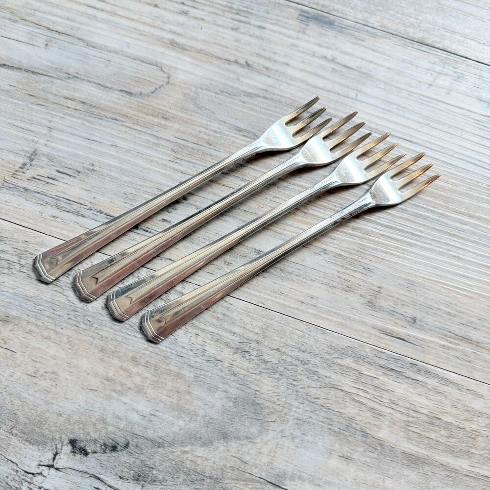 Set of 4 Oneida Northwest Silverplate Cocktail Seafood Forks USA Vintage Flatwar